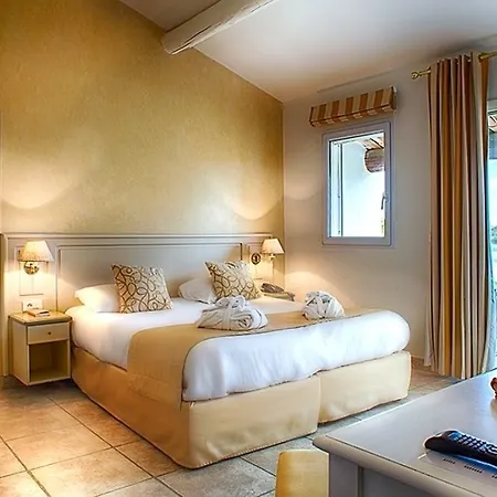 L' Estelle En Camargue 5*